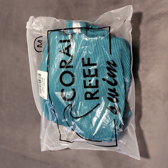 NWT CORAL REEF TRAVELER TOP BATHING SUIT SIZE MEDIUM - Picture 2 of 3